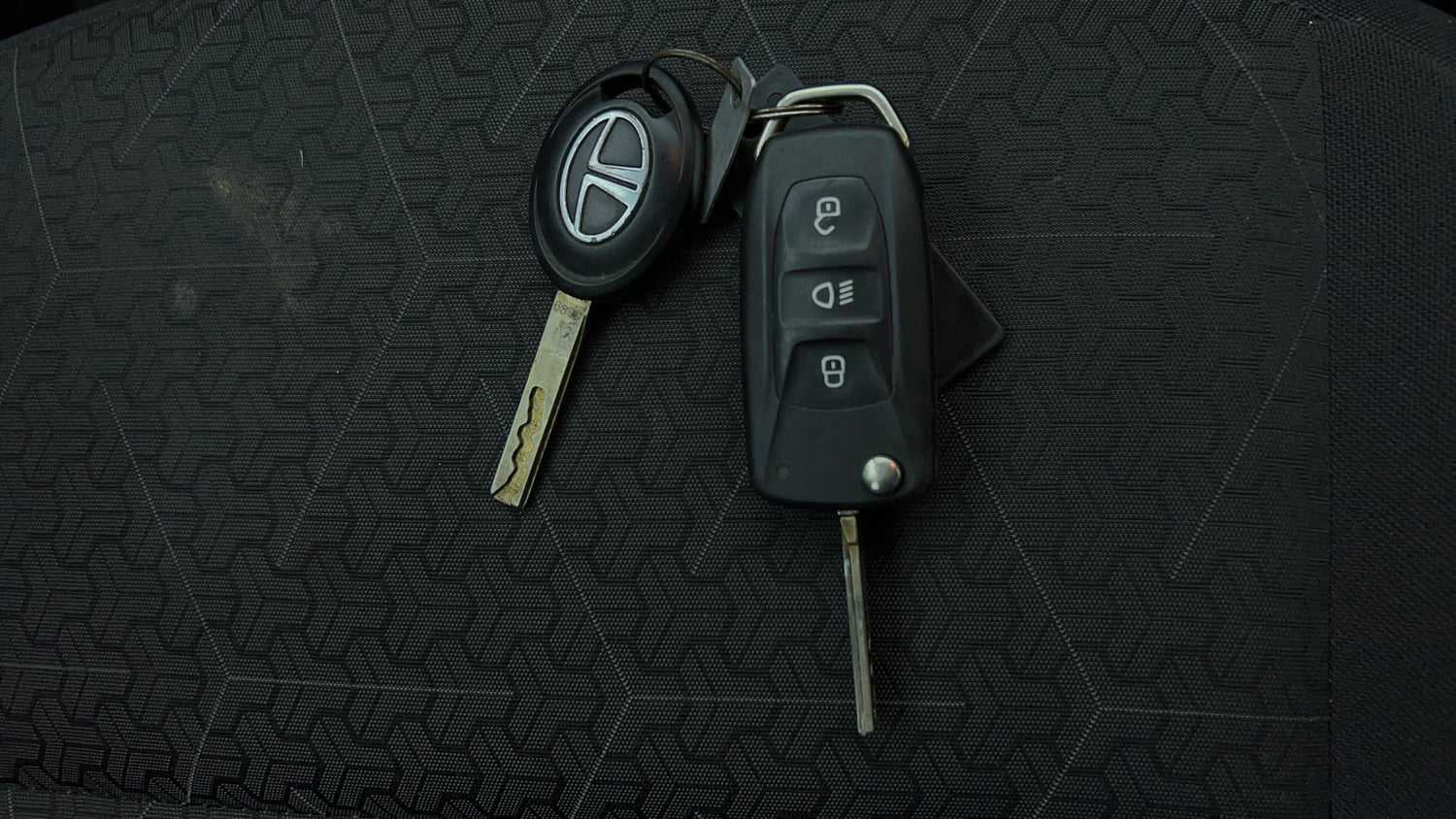 Used 2024 Tata Punch Adventure Rhythm iCNG Cng Manual extra CAR KEY VIEW
