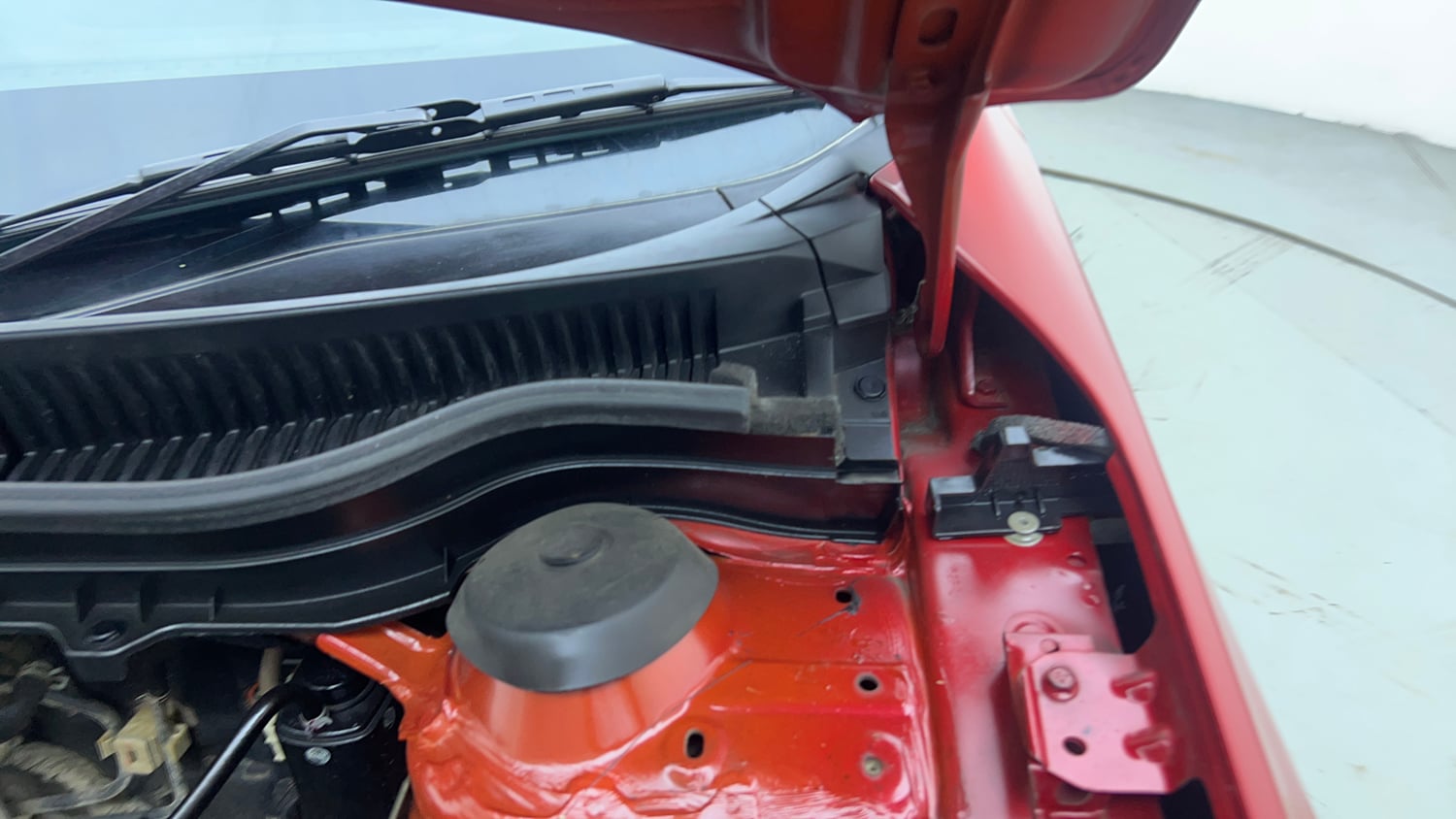Used 2021 Maruti Suzuki Vitara Brezza ZXi AT SHVS Petrol Automatic engine ENGINE LEFT SIDE HINGE & APRON VIEW