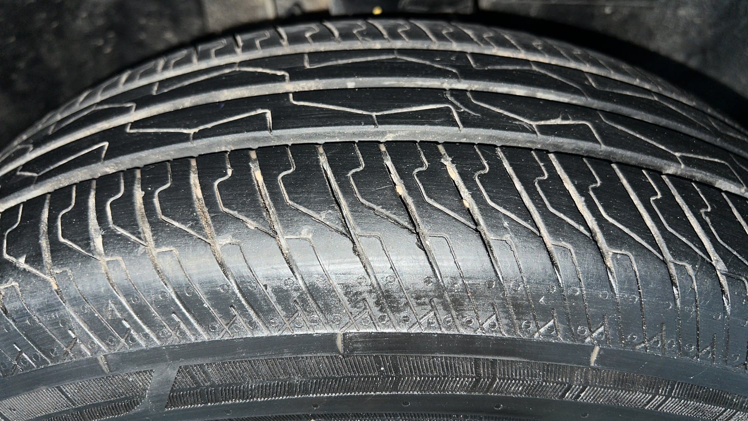 Used 2024 Tata Punch Adventure Rhythm iCNG Cng Manual tyres RIGHT FRONT TYRE TREAD VIEW