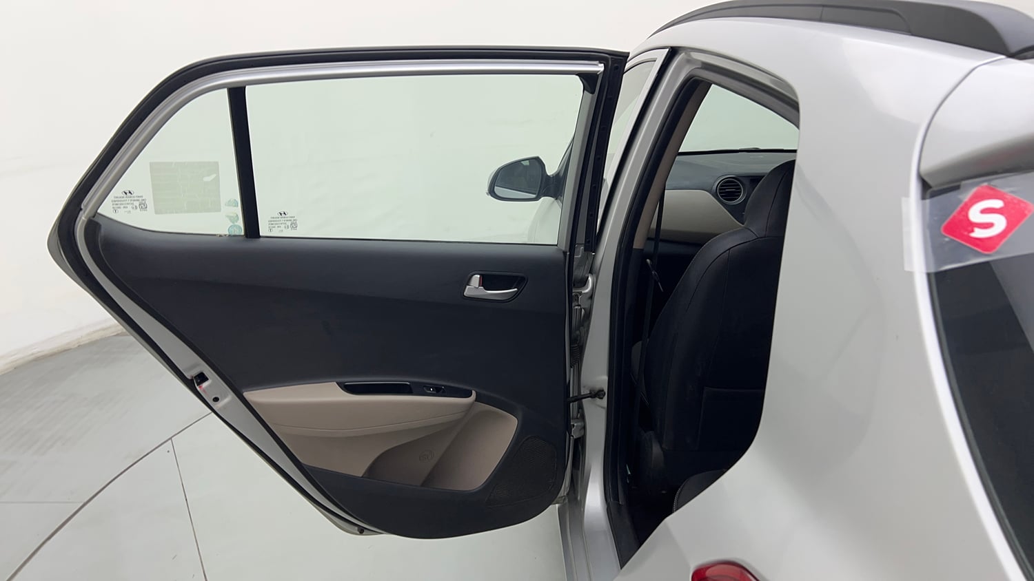 Used 2018 Hyundai Grand i10 Sportz (O) 1.2 Kappa VTVT Petrol Manual interior LEFT REAR DOOR OPEN VIEW