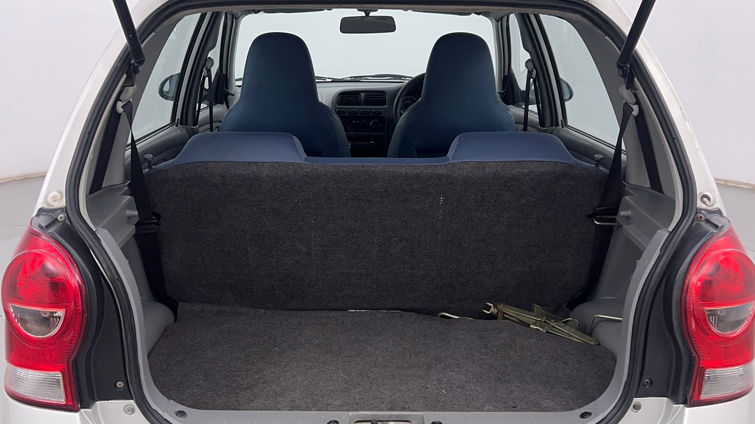Used 2014 Maruti Suzuki Alto K10 VXi Petrol Manual interior DICKY INSIDE VIEW
