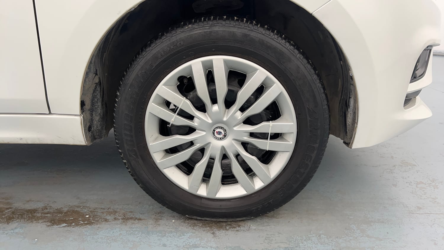 Used 2021 Tata Tiago XT Petrol Manual tyres RIGHT FRONT TYRE RIM VIEW