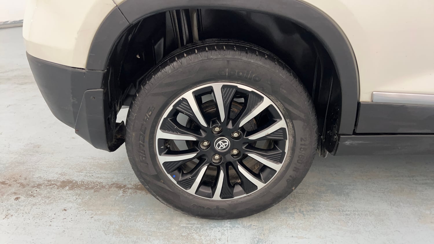 Used 2021 Toyota Urban Cruiser Premium Grade AT Petrol Automatic tyres RIGHT REAR TYRE RIM VIEW