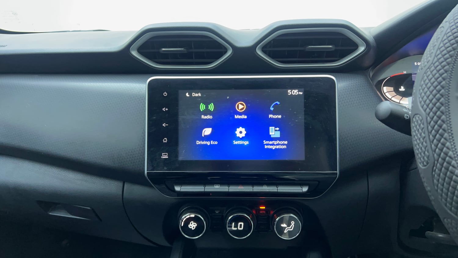 Used 2021 Nissan Magnite XV Premium Turbo (O) Petrol Manual top_features Integrated (in-dash) music system
