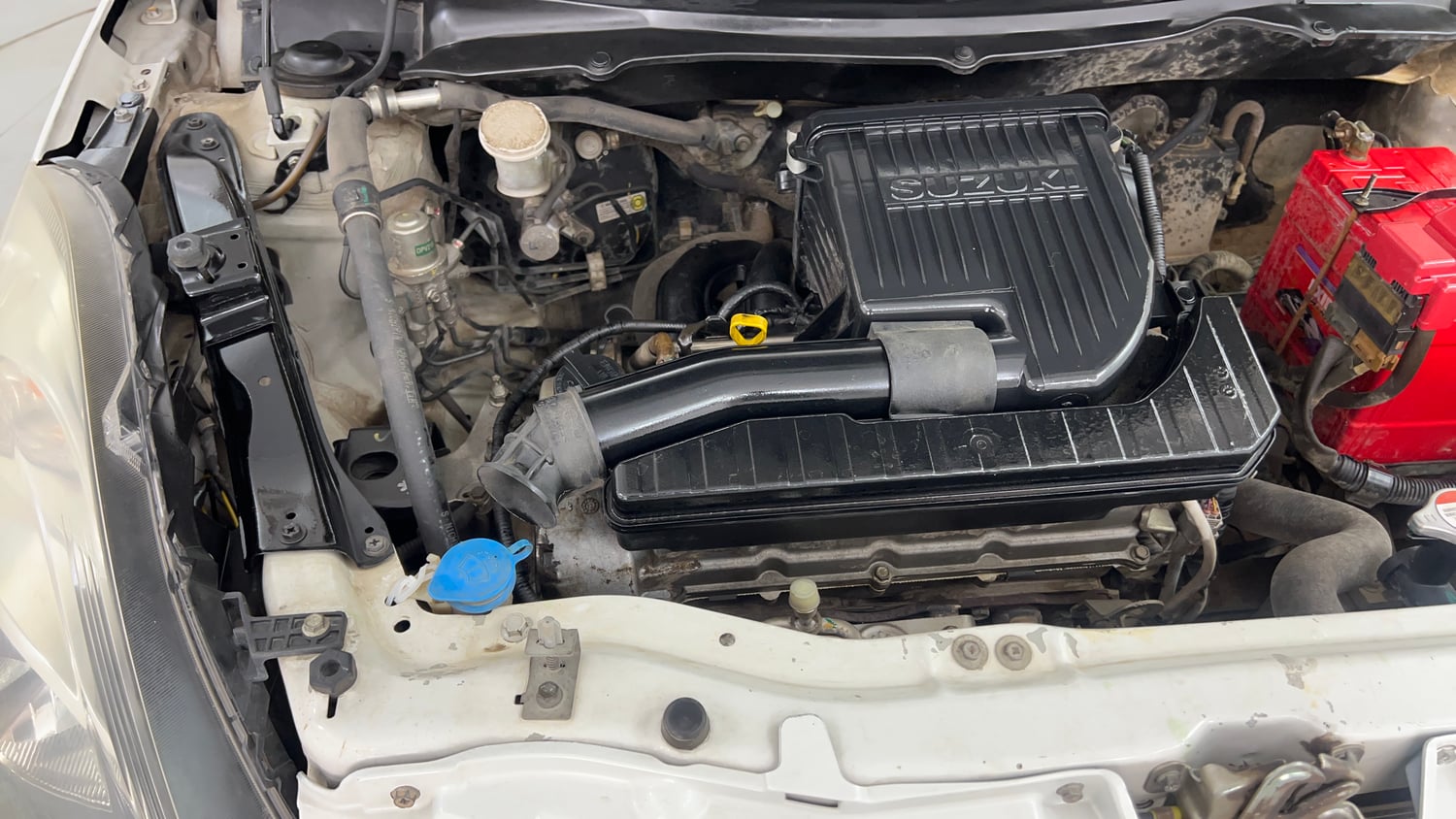 Used 2014 Maruti Suzuki Swift VXi Petrol Manual engine ENGINE RIGHT SIDE VIEW