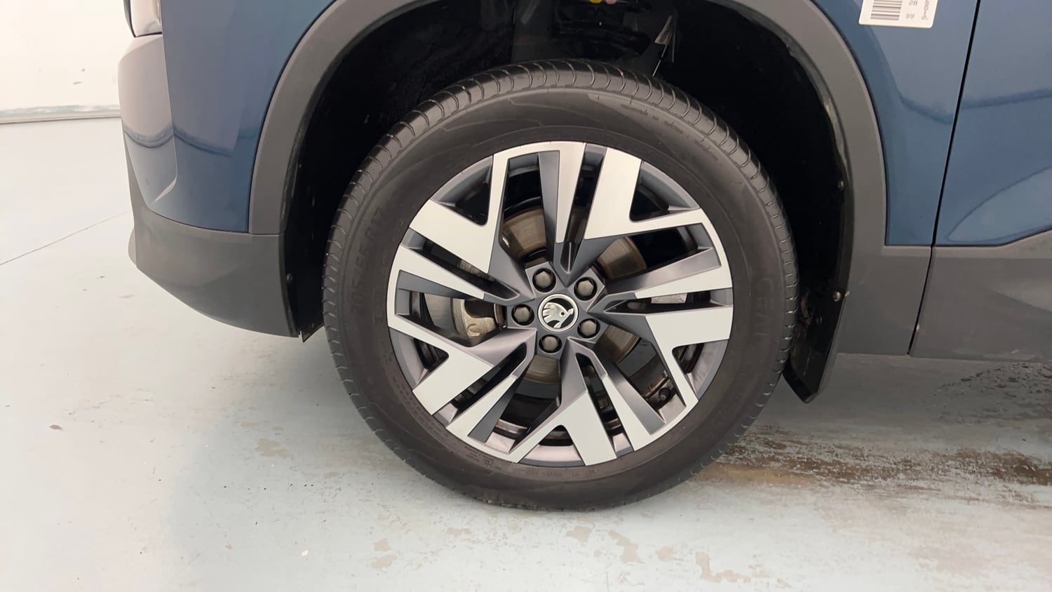 Used 2025 Skoda Kylaq Prestige AT Petrol Automatic tyres LEFT FRONT TYRE RIM VIEW