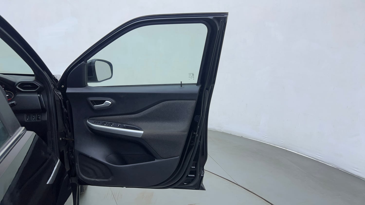Used 2021 Nissan Magnite XV Premium Turbo (O) Petrol Manual interior RIGHT FRONT DOOR OPEN VIEW