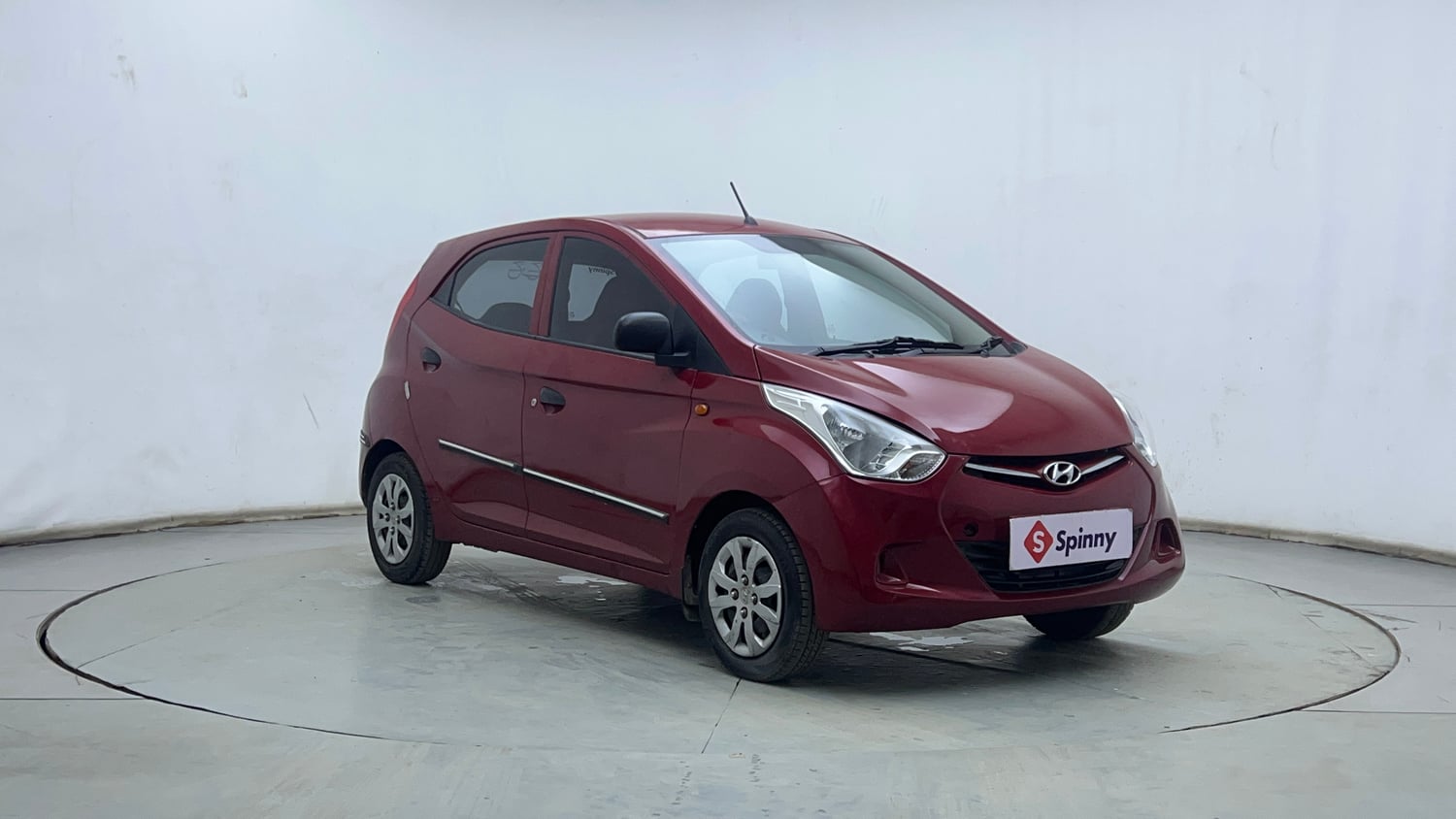 Used 2016 Hyundai Eon Magna + Petrol Manual exterior RIGHT FRONT CORNER VIEW