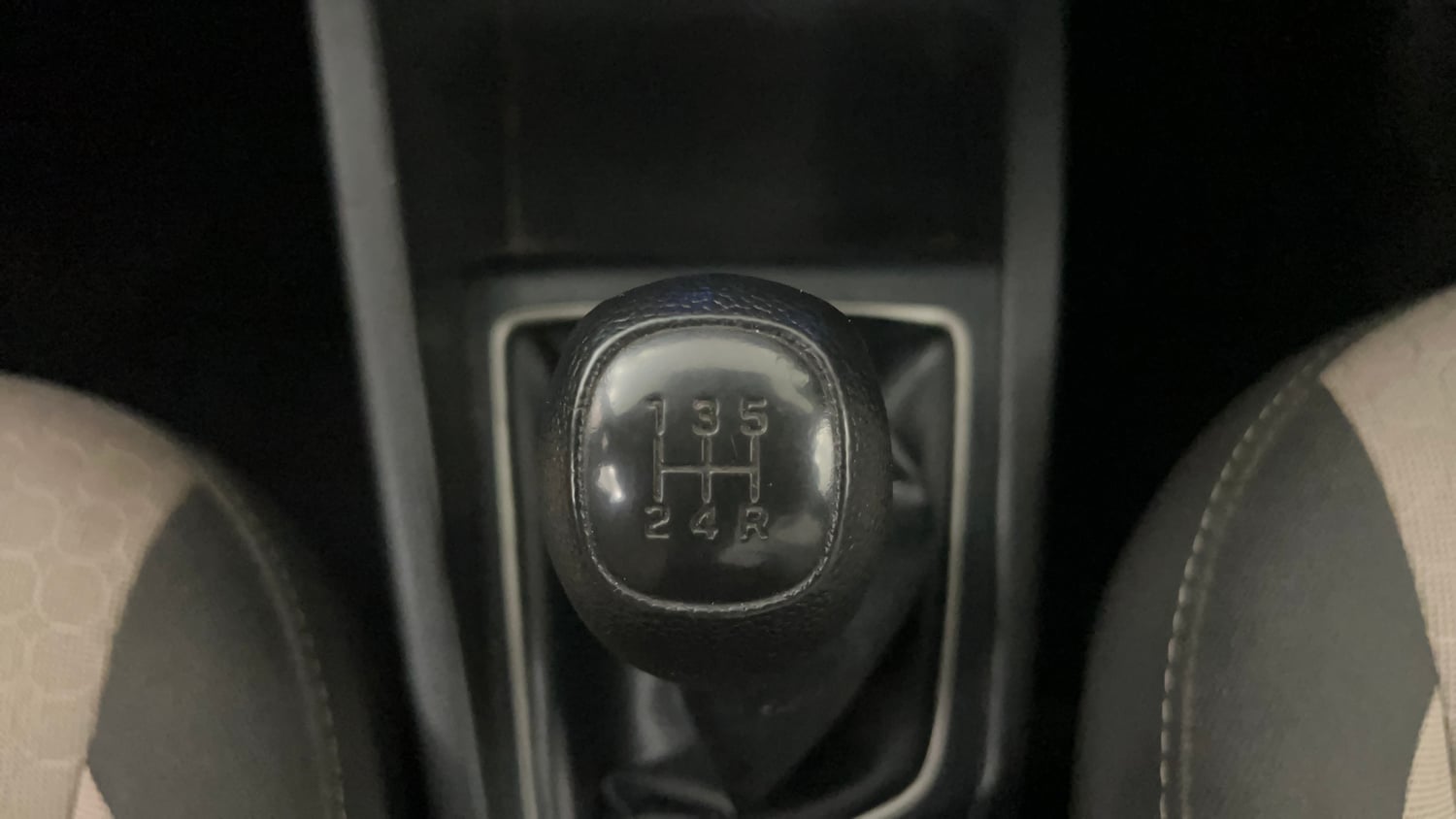 Used 2016 Hyundai Elite i20 Asta 1.2 (O) Petrol Manual interior GEAR  KNOB VIEW