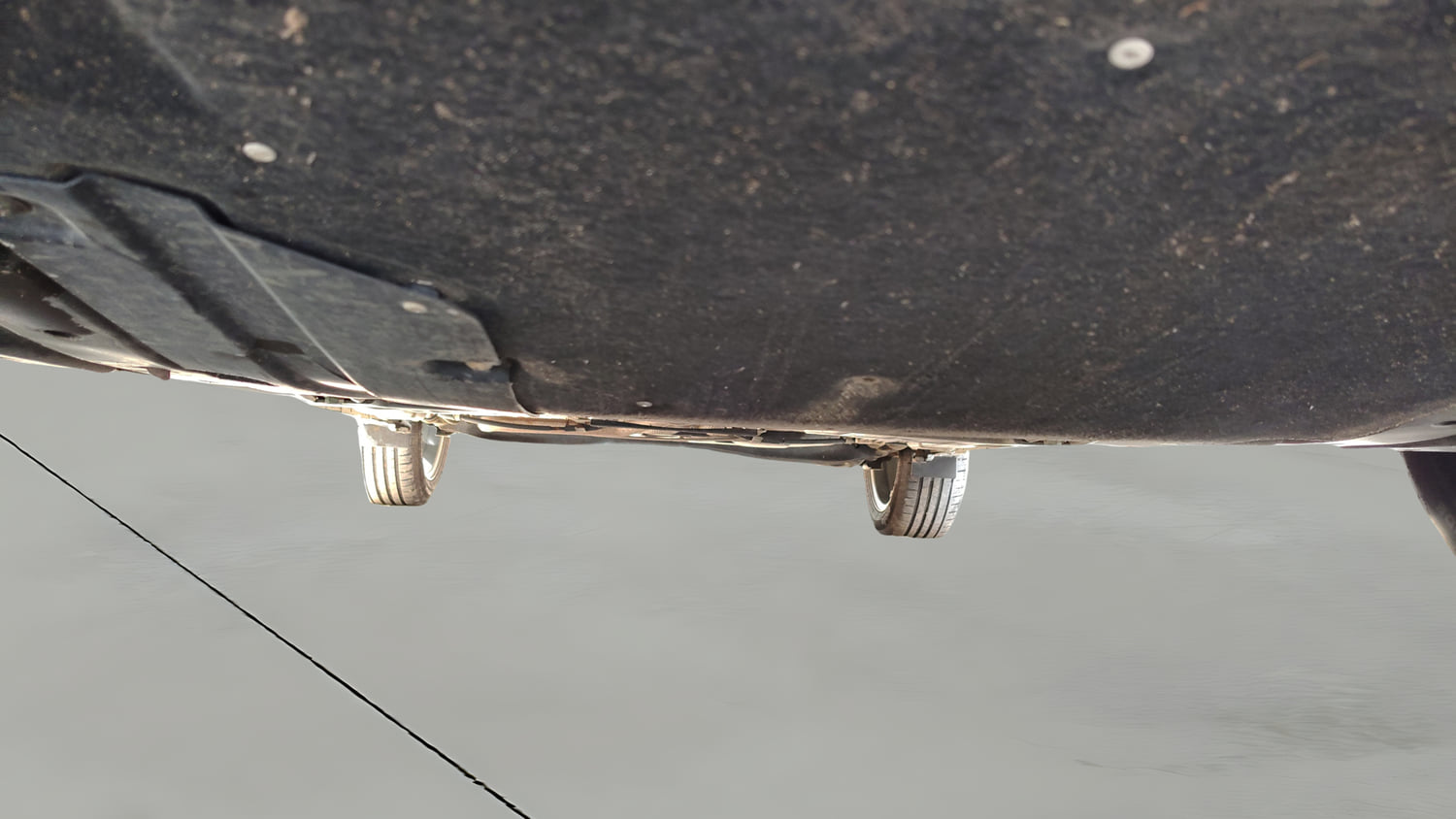 Used 2024 Toyota Glanza V Petrol Manual extra FRONT LEFT UNDERBODY VIEW