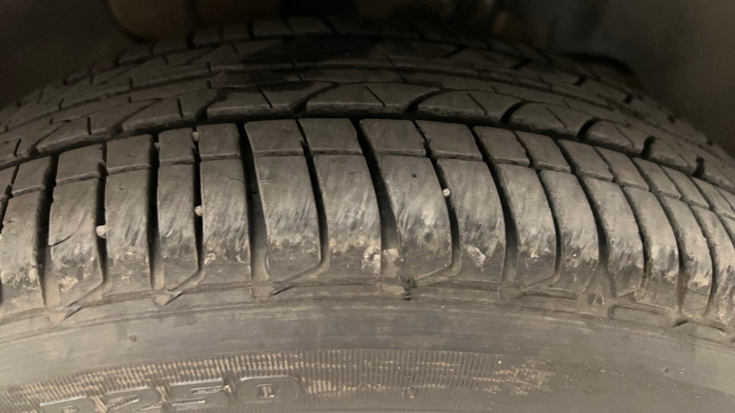 Used 2024 Tata Tigor XZ Plus Petrol Manual tyres RIGHT FRONT TYRE TREAD VIEW