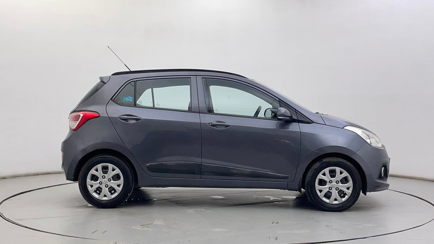 Used 2015 Hyundai Grand i10 Sportz 1.2 Kappa VTVT Petrol Manual exterior RIGHT SIDE VIEW