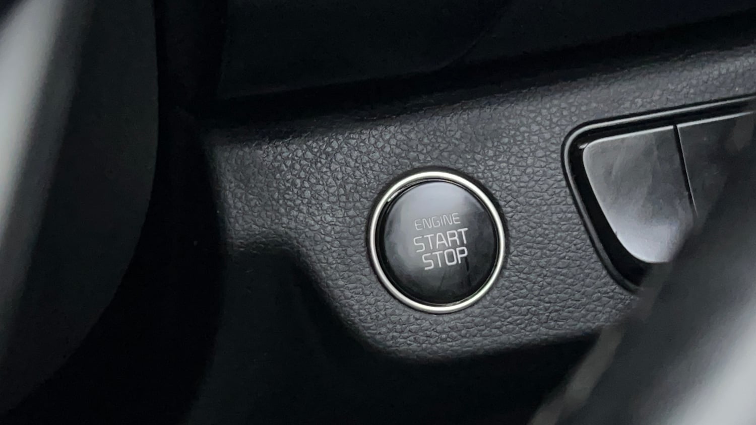 Used 2021 Kia Seltos Anniversary Edition 1.5 Petrol Manual top_features Keyless start