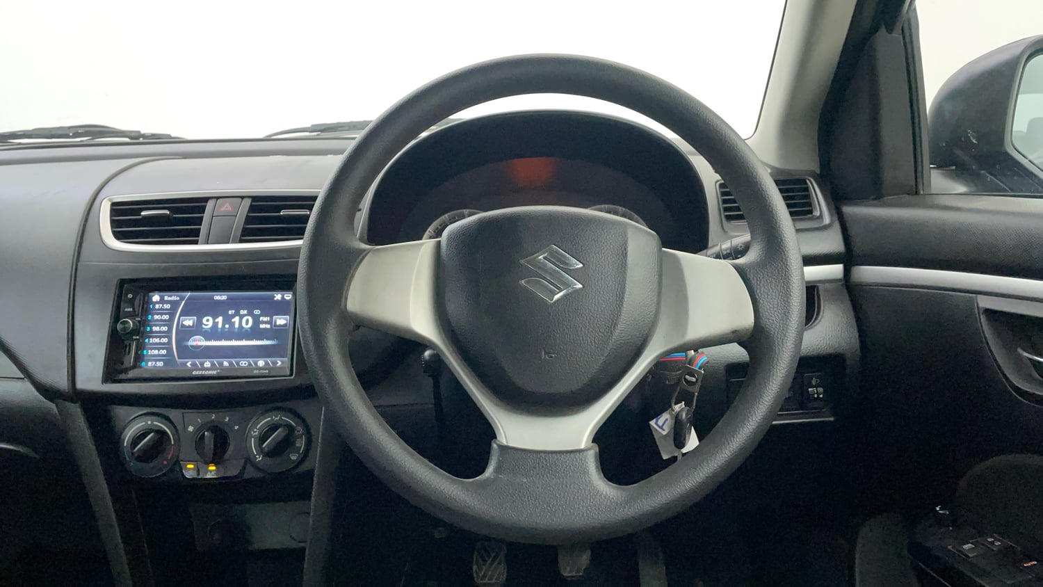 Used 2014 Maruti Suzuki Swift VXi Petrol Manual interior STEERING VIEW