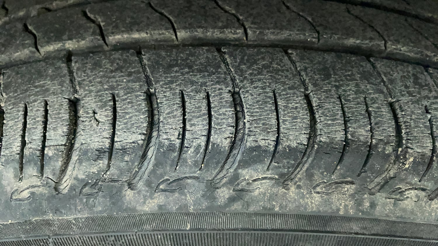 Used 2022 Maruti Suzuki Wagon R VXi (O) 1.2 Petrol Manual tyres RIGHT FRONT TYRE TREAD VIEW