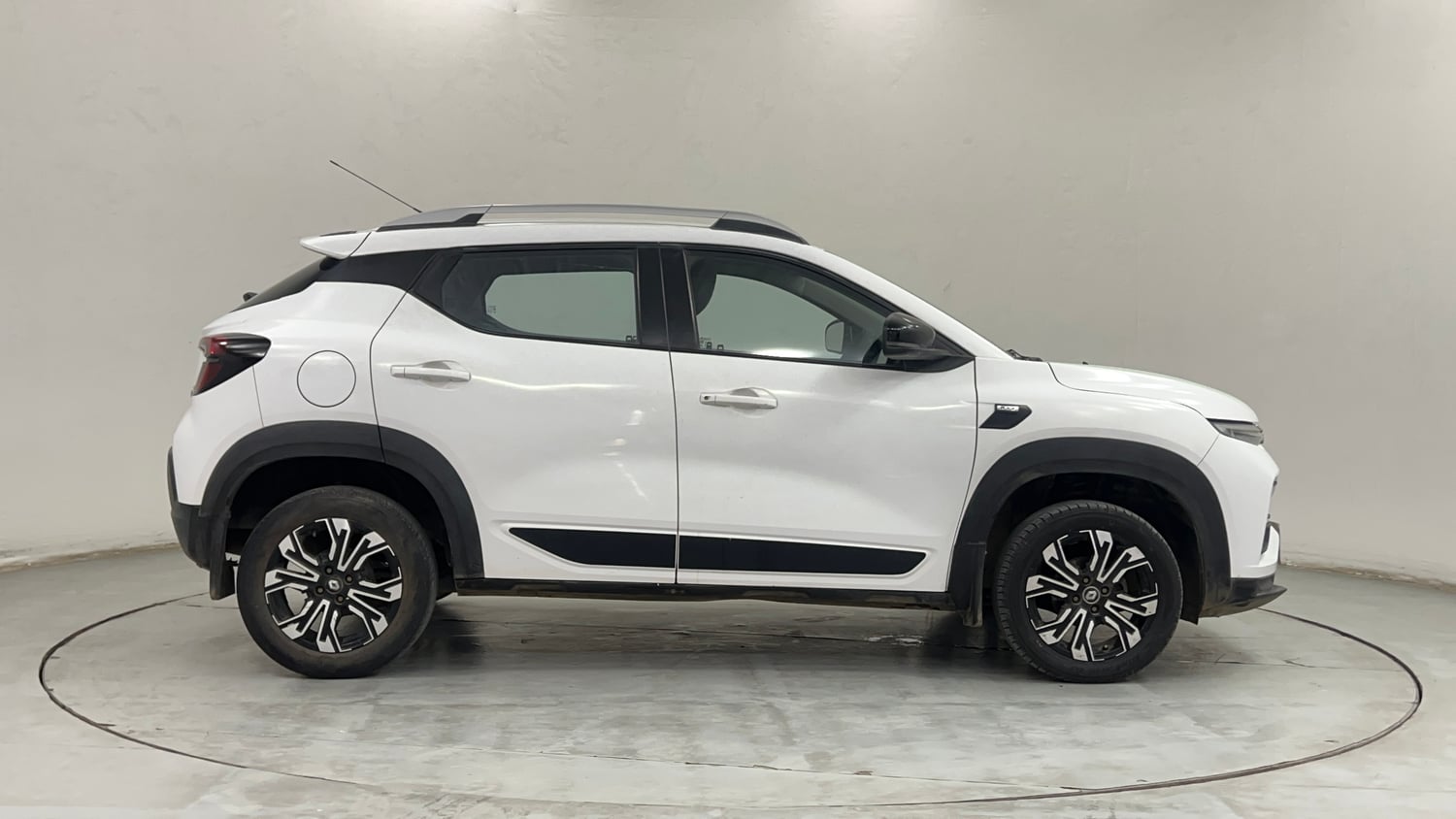 Used 2021 Renault Kiger RXZ AMT Petrol Automatic exterior RIGHT SIDE VIEW