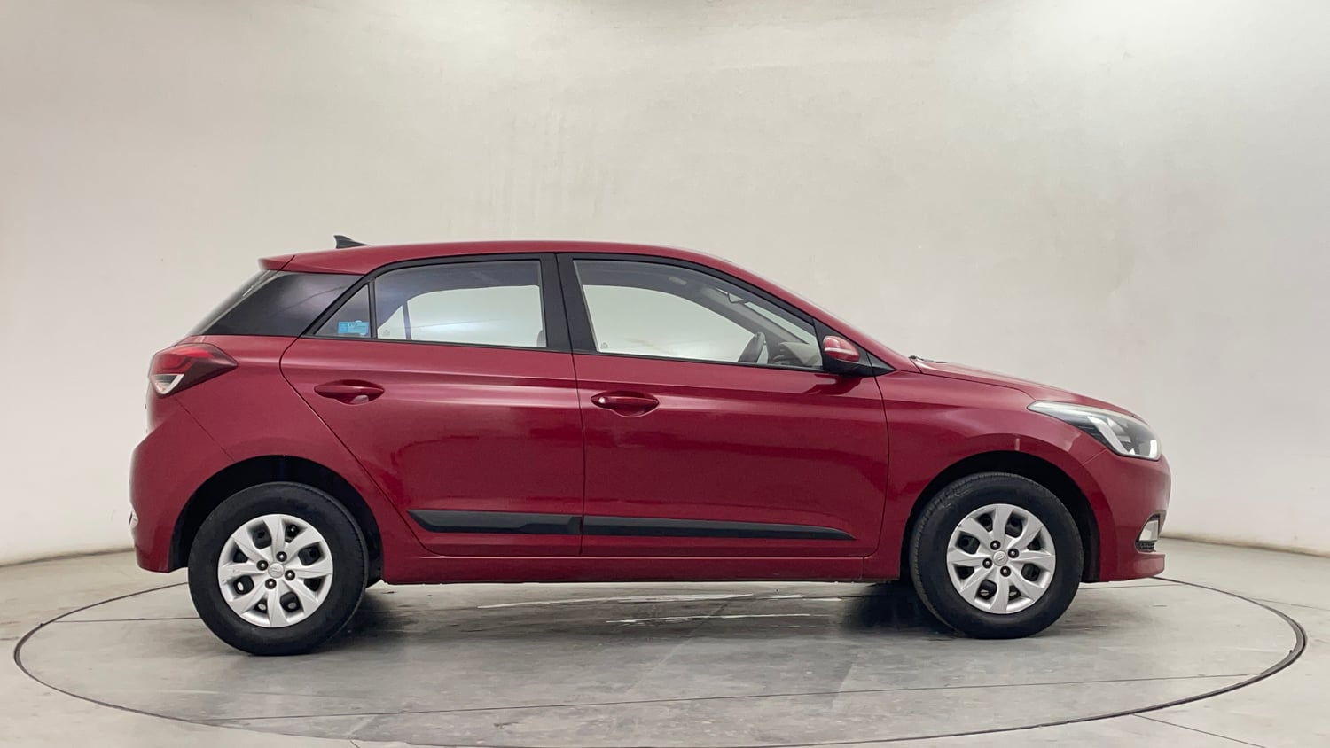 Used 2016 Hyundai Elite i20 Sportz 1.2 Petrol Manual exterior RIGHT SIDE VIEW