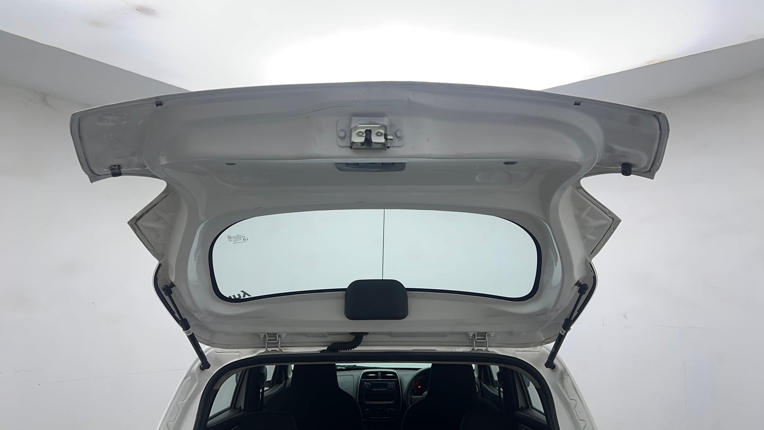 Used 2018 Renault Kwid RXL Petrol Manual interior DICKY DOOR OPEN VIEW