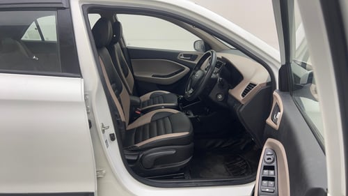 Used 2020 Hyundai Elite i20 Sportz Plus 1.2 Petrol Manual interior RIGHT SIDE FRONT DOOR CABIN VIEW