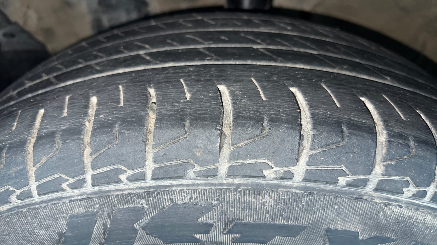 Used 2021 Kia Seltos Anniversary Edition 1.5 Petrol Manual tyres LEFT FRONT TYRE TREAD VIEW