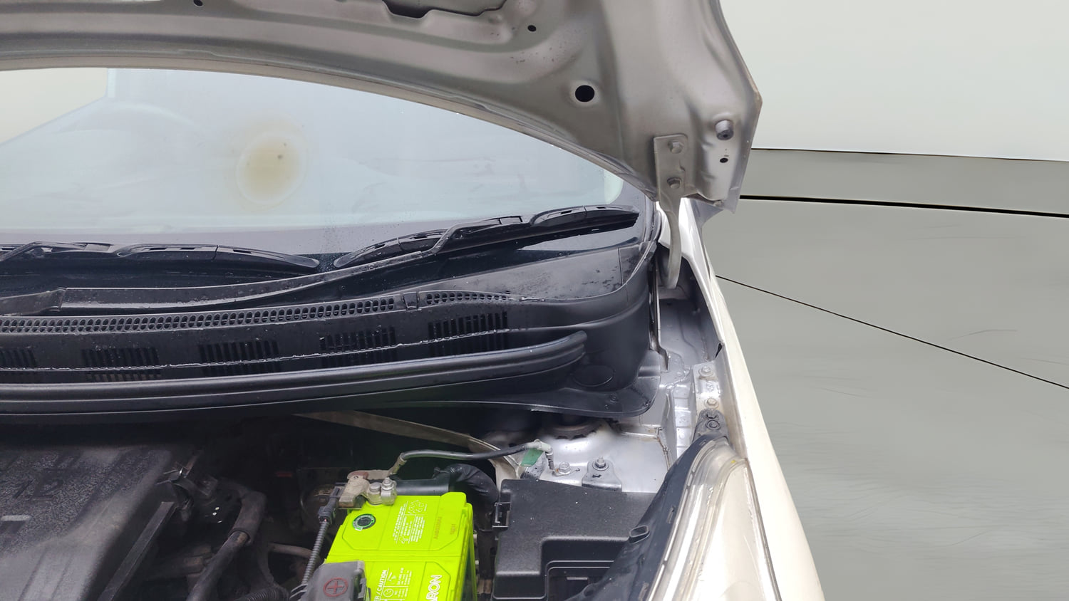 Used 2020 Hyundai Grand i10 Sportz 1.2 Kappa VTVT Petrol Manual engine ENGINE LEFT SIDE HINGE & APRON VIEW
