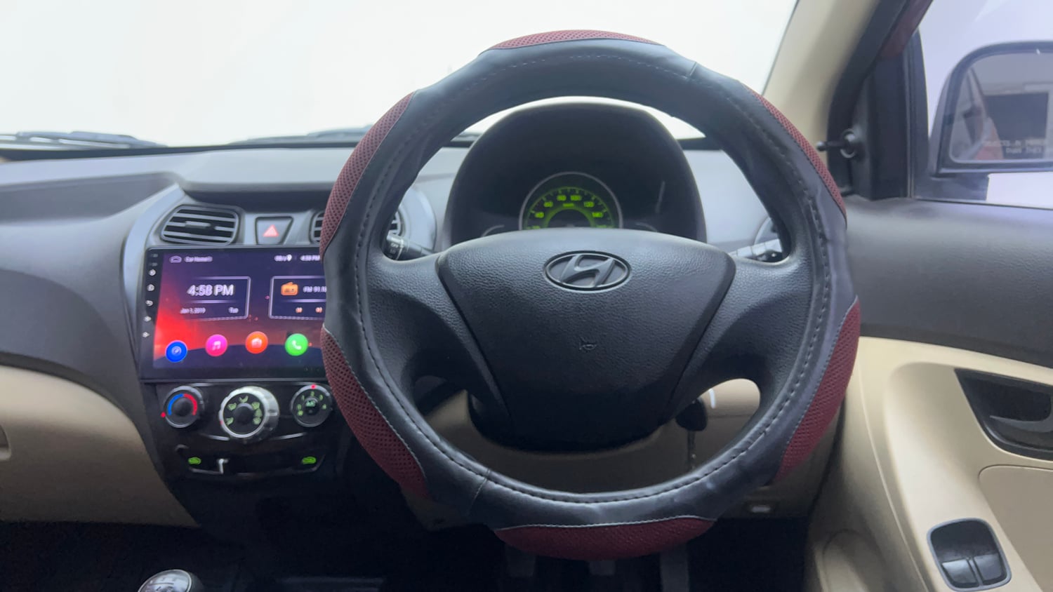 Used 2016 Hyundai Eon Magna + Petrol Manual interior STEERING VIEW