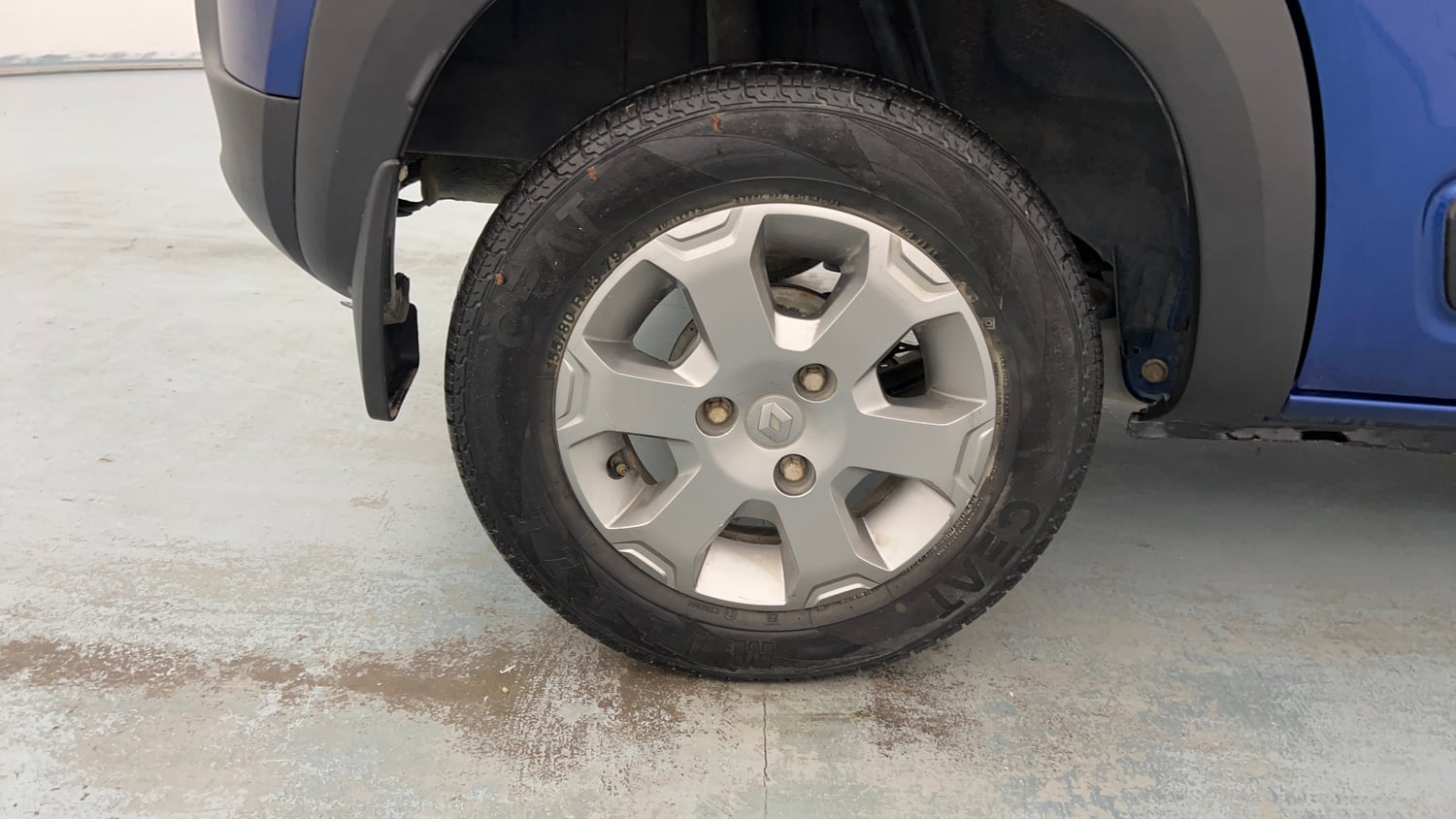 Used 2019 Renault Kwid CLIMBER 1.0 Petrol Manual tyres RIGHT REAR TYRE RIM VIEW