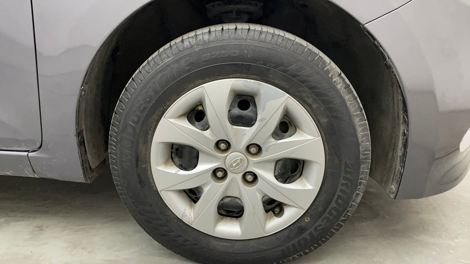 Used 2017 Hyundai Elite i20 Sportz 1.2 Petrol Manual tyres RIGHT FRONT TYRE RIM VIEW