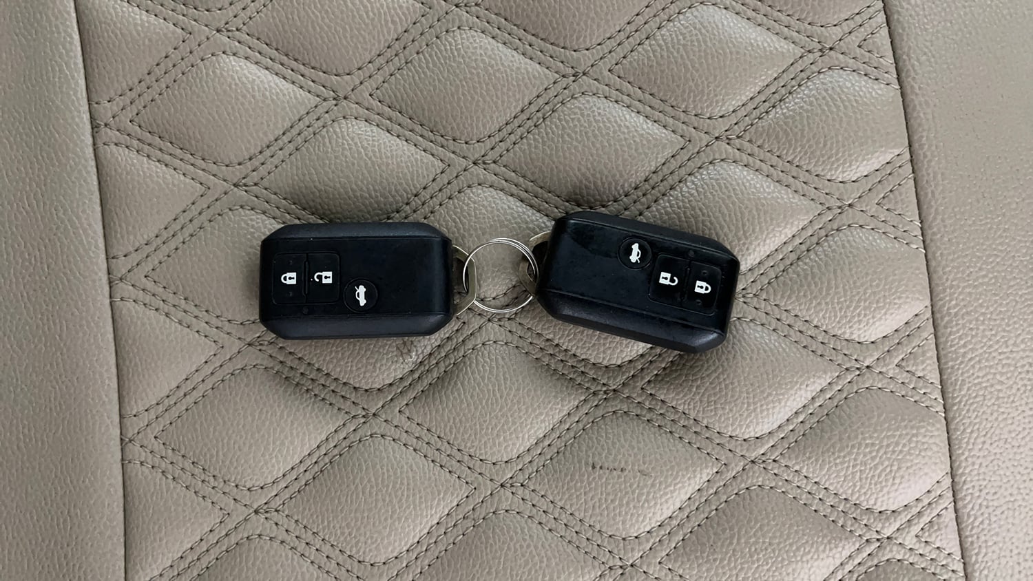 Used 2018 Maruti Suzuki Dzire ZXi Plus Petrol Manual extra CAR KEY VIEW