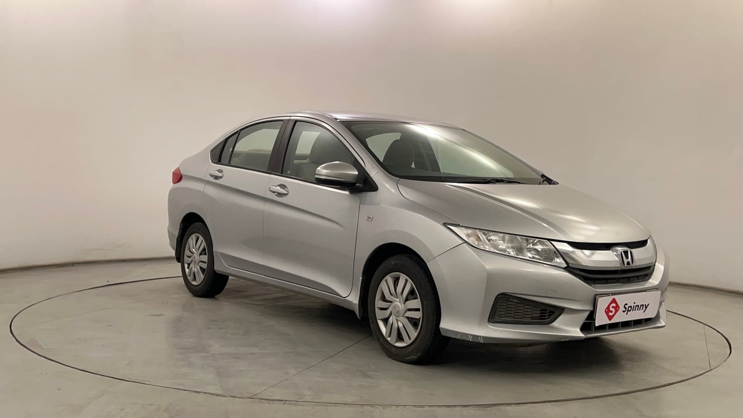Used 2014 Honda City SV Petrol Manual exterior RIGHT FRONT CORNER VIEW