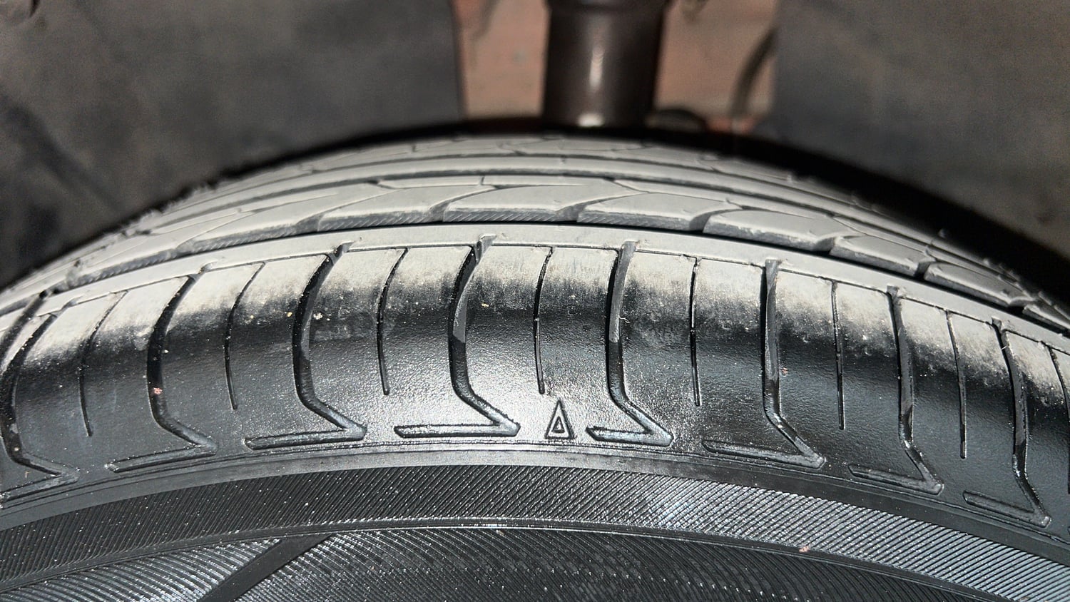 Used 2015 Ford EcoSport Titanium 1.5 Ti-VCT AT Petrol Automatic tyres LEFT FRONT TYRE TREAD VIEW