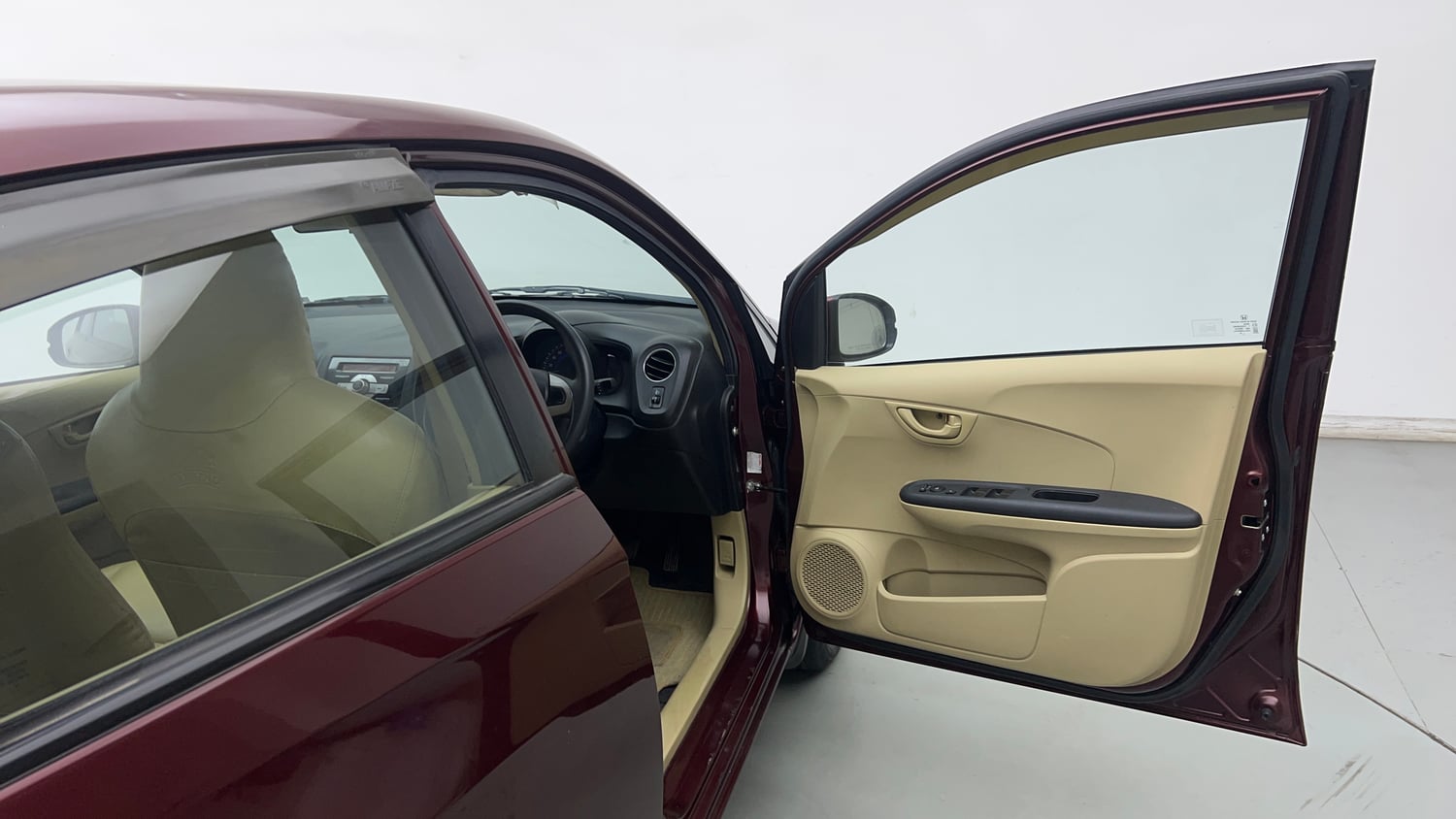 Used 2015 Honda Amaze 1.2 SX i-VTEC Petrol Manual interior RIGHT FRONT DOOR OPEN VIEW