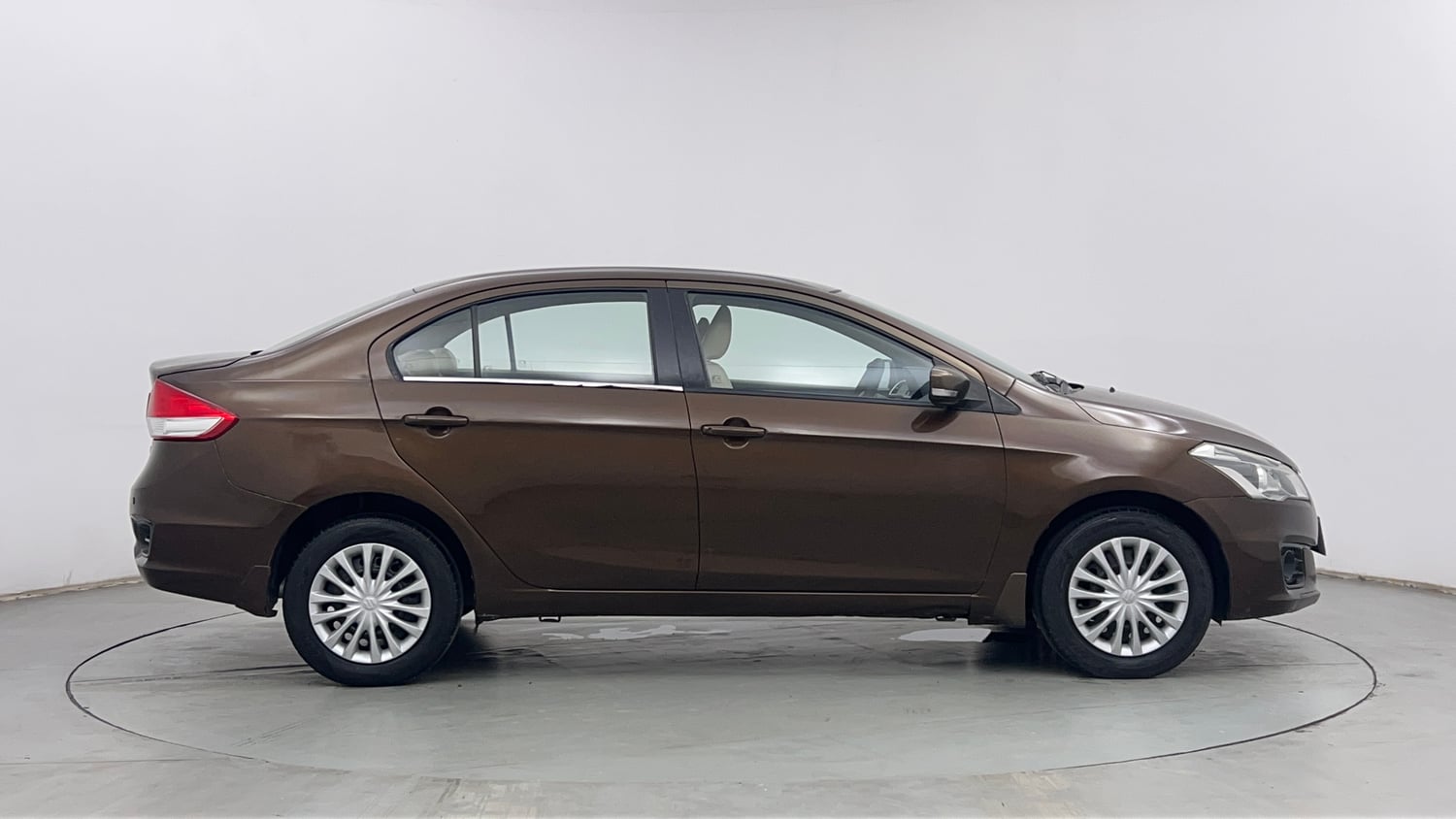 Used 2015 Maruti Suzuki Ciaz VXi+ AT Petrol Automatic exterior RIGHT SIDE VIEW