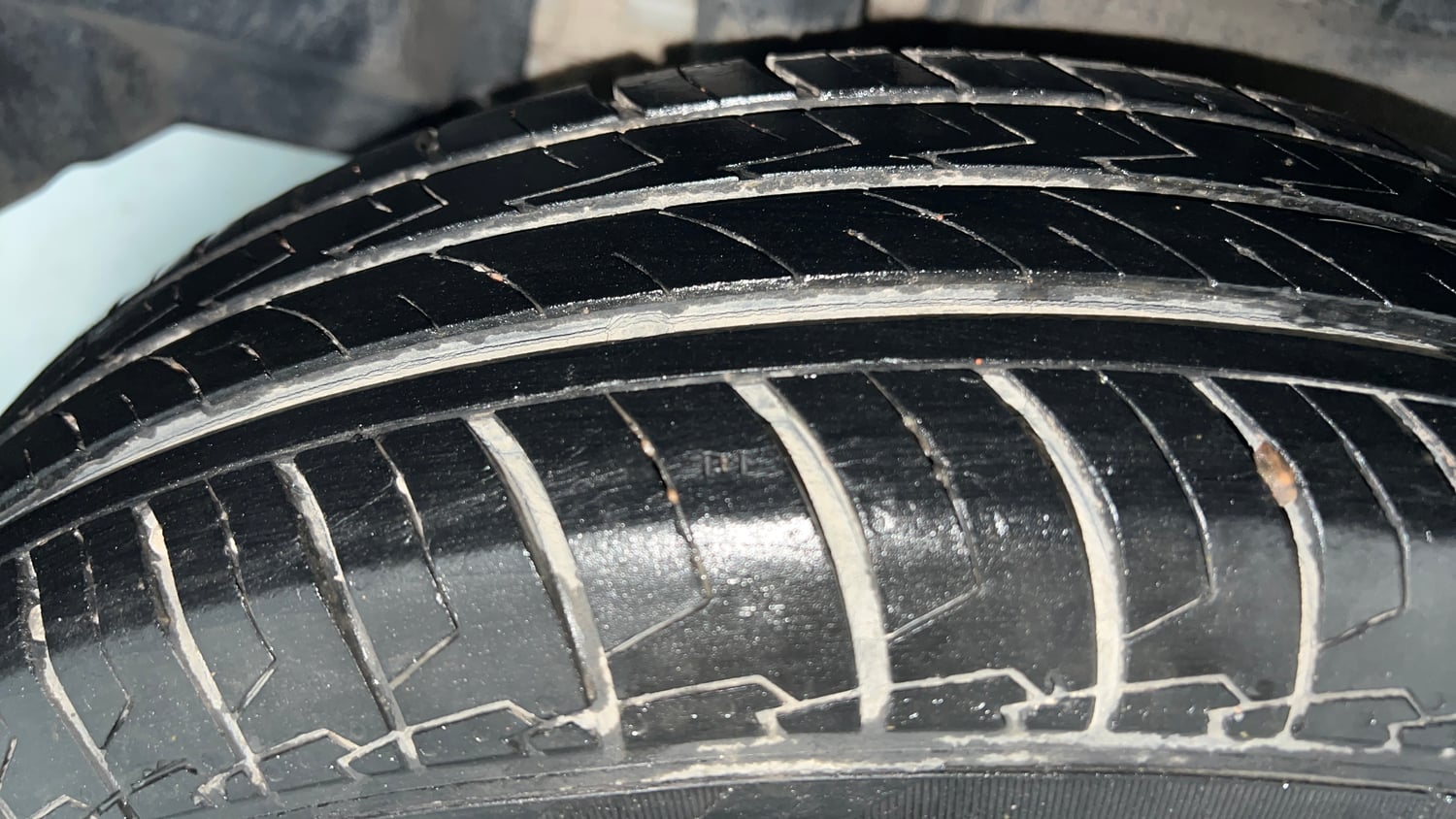 Used 2022 Maruti Suzuki Dzire VXi AGS Petrol Automatic tyres RIGHT REAR TYRE TREAD VIEW