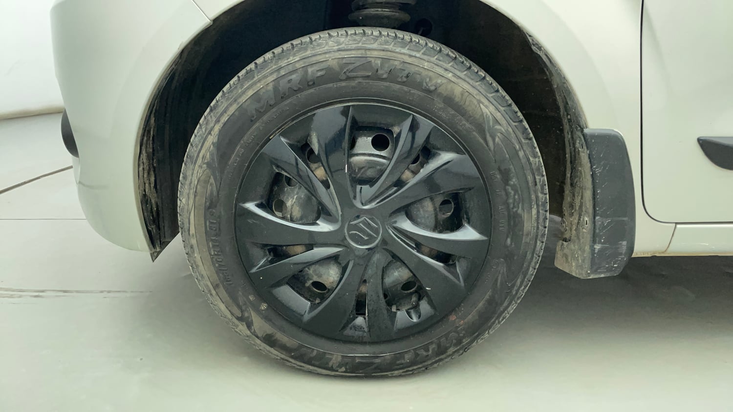 Used 2022 Maruti Suzuki Wagon R VXi (O) 1.2 Petrol Manual tyres LEFT FRONT TYRE RIM VIEW