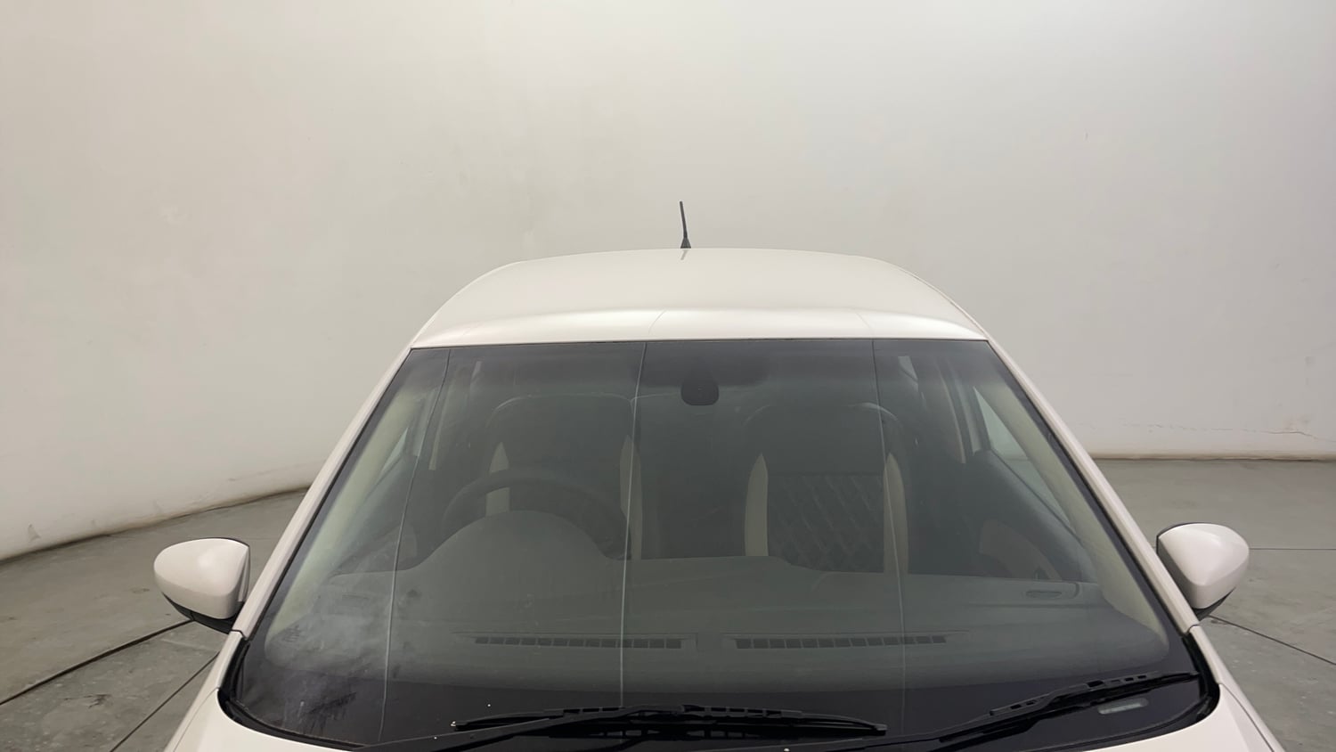 Used 2016 Volkswagen Polo Highline1.2L (P) Petrol Manual exterior FRONT WINDSHIELD VIEW