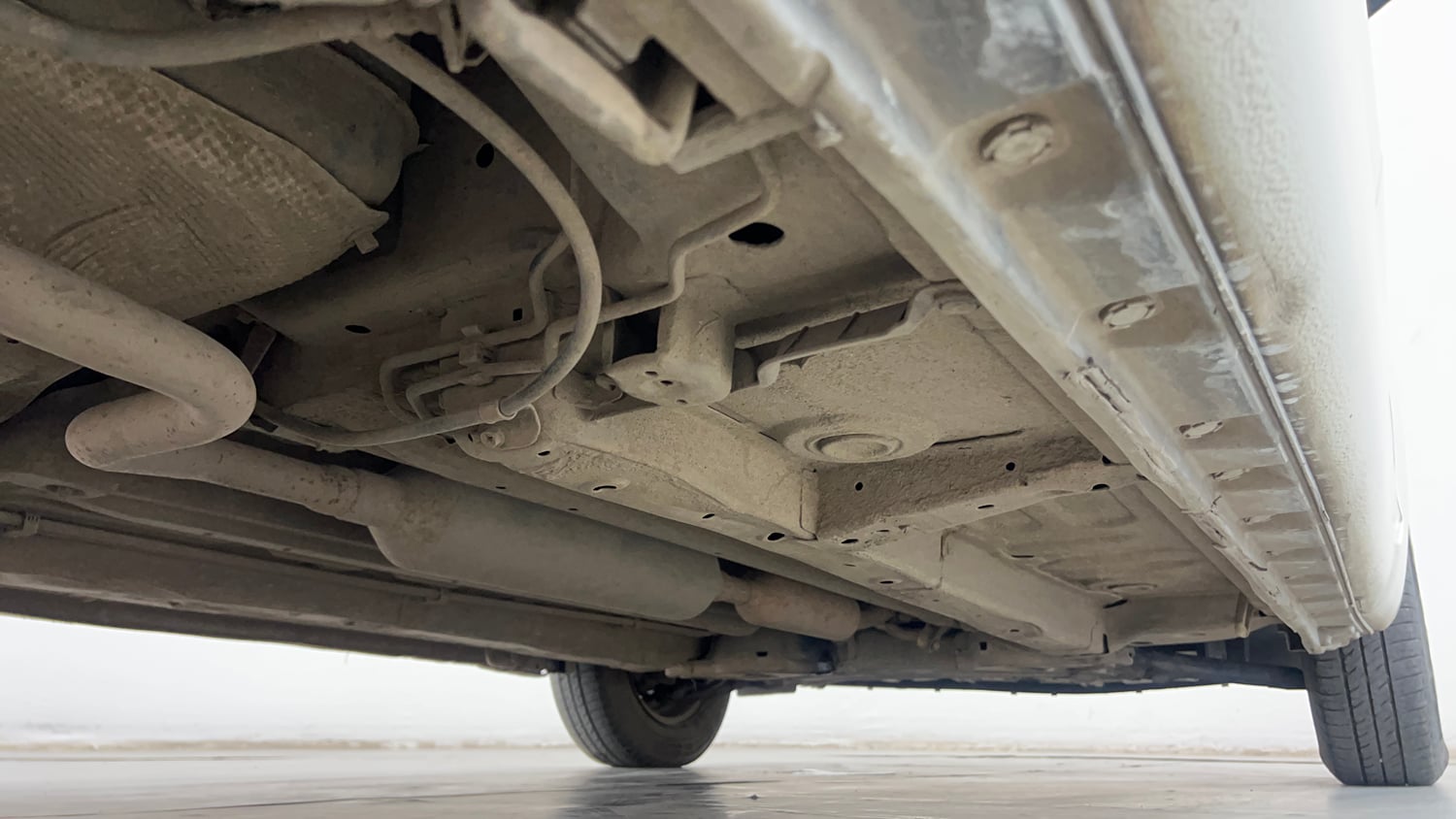 Used 2014 Maruti Suzuki Swift VXi Petrol Manual extra REAR RIGHT UNDERBODY VIEW