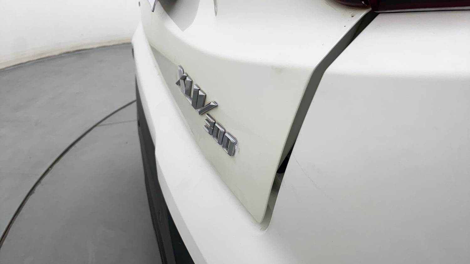Used 2022 Mahindra XUV 300 W6 1.2 Petrol AMT Petrol Automatic dents MINOR SCRATCH