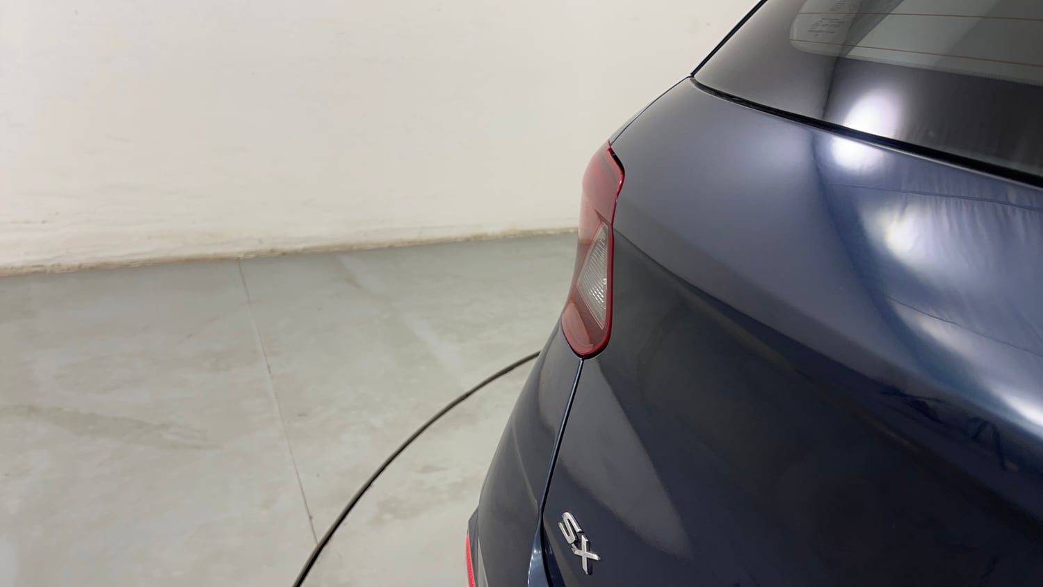 Used 2019 Hyundai Venue SX Plus 1.0 Turbo DCT Dual Tone Petrol Automatic dents MINOR DENT