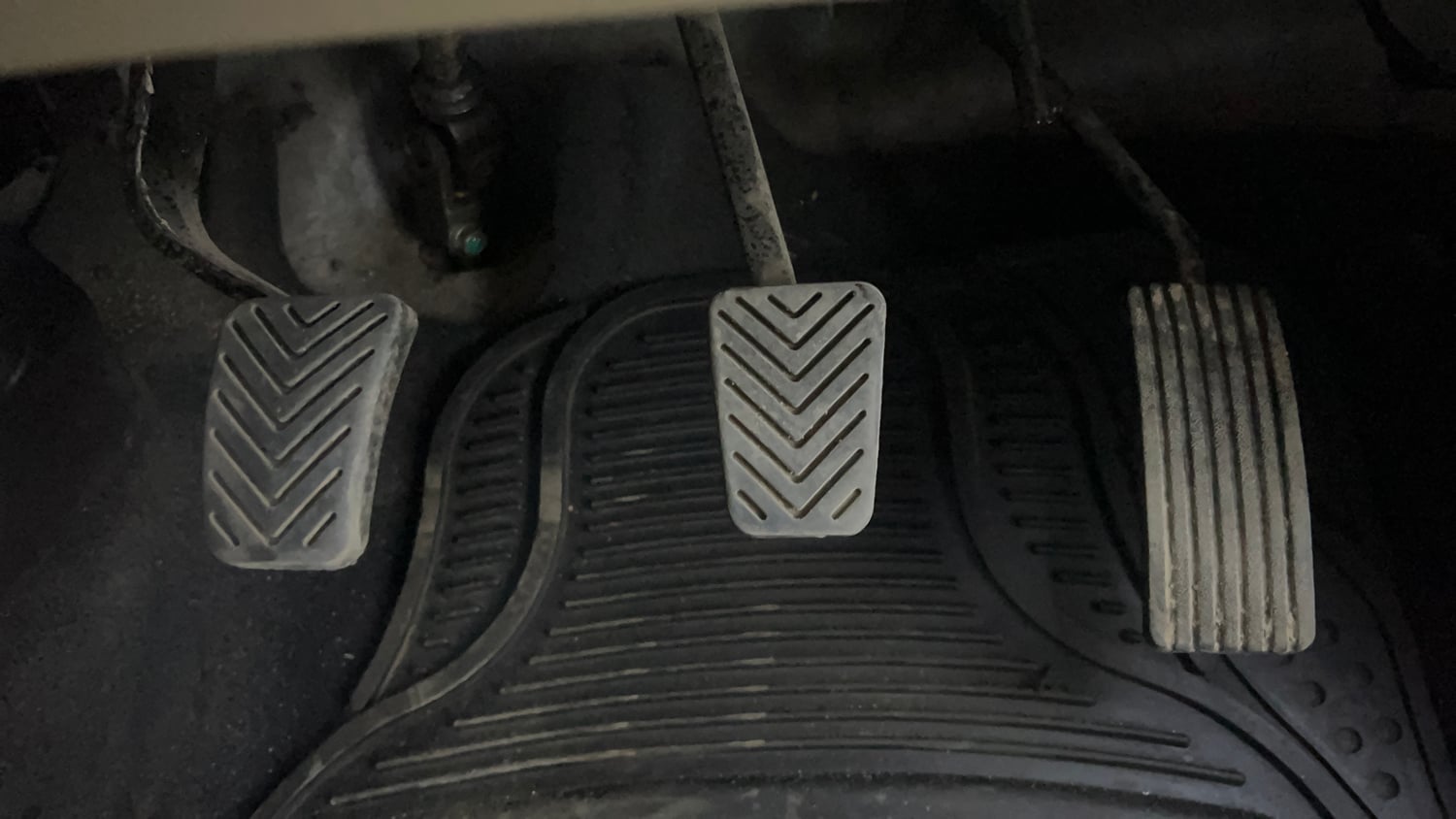 Used 2016 Hyundai Eon Magna + Petrol Manual interior PEDALS VIEW