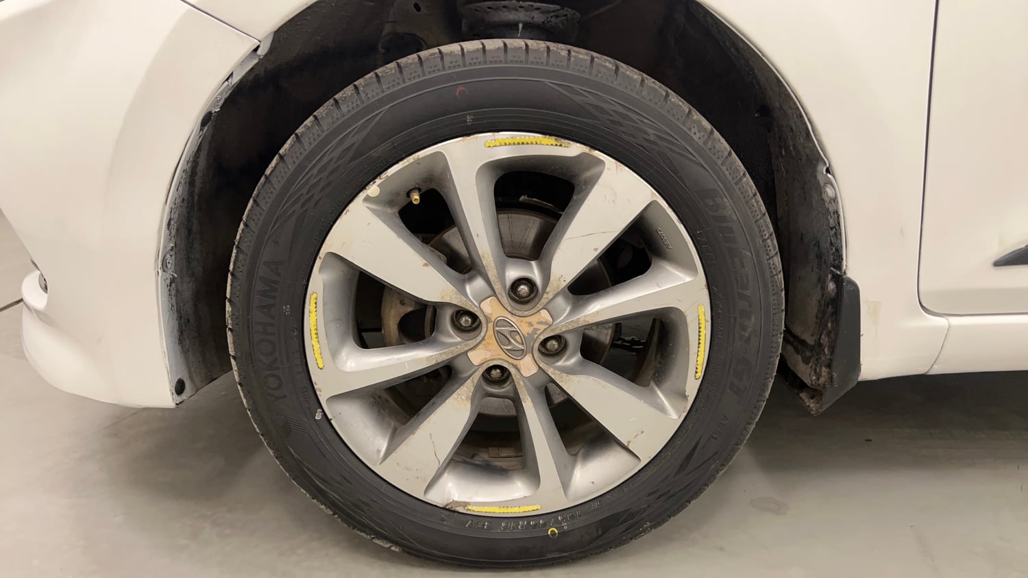 Used 2016 Hyundai Elite i20 Asta 1.2 (O) Petrol Manual tyres LEFT FRONT TYRE RIM VIEW