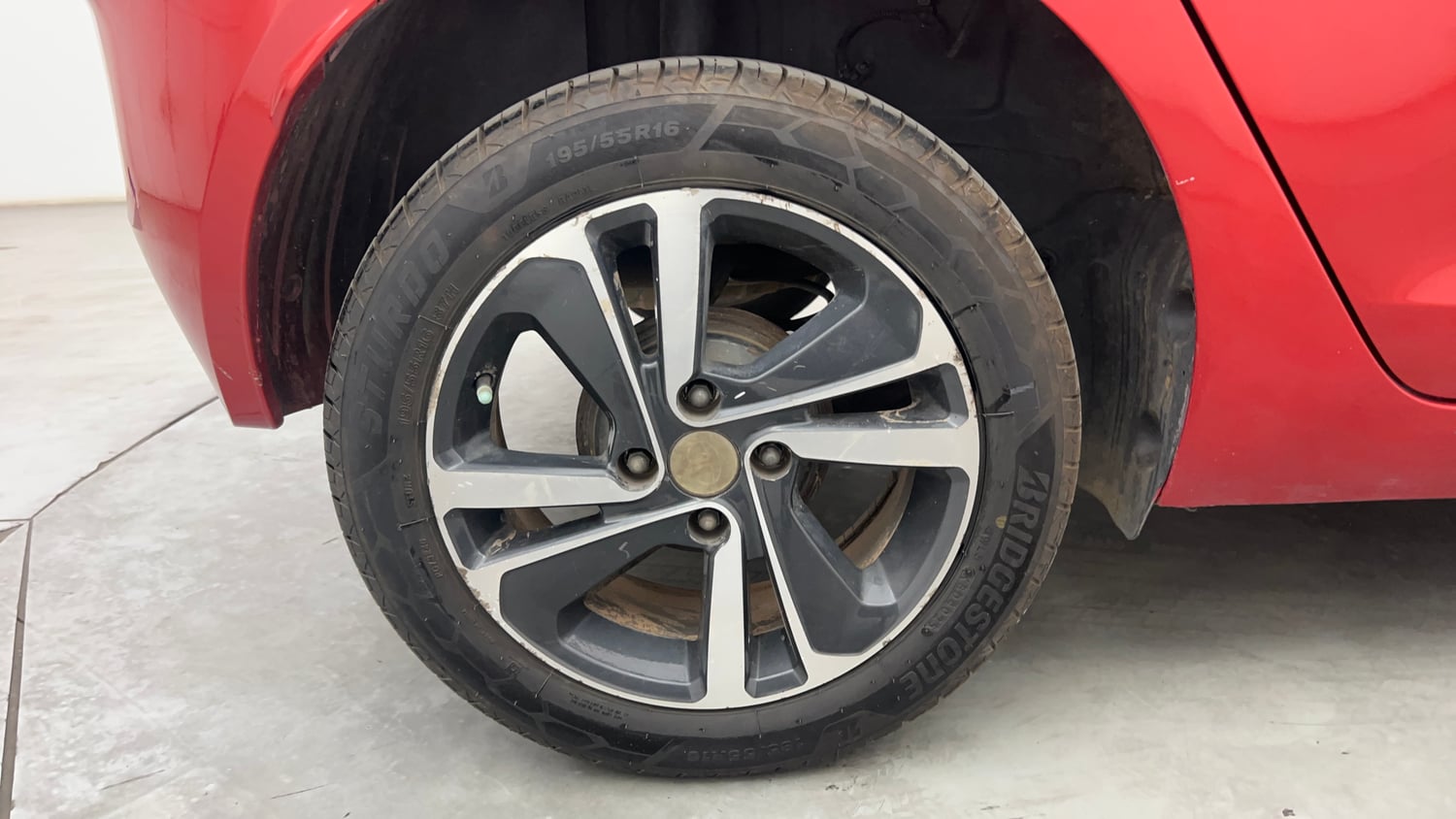 Used 2022 Tata Altroz XZ Diesel Diesel Manual tyres RIGHT REAR TYRE RIM VIEW