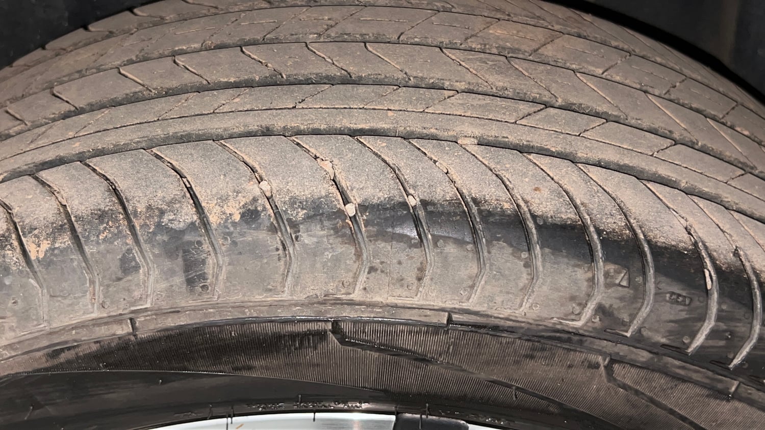 Used 2026 Skoda Kylaq Prestige Petrol Manual tyres LEFT REAR TYRE TREAD VIEW
