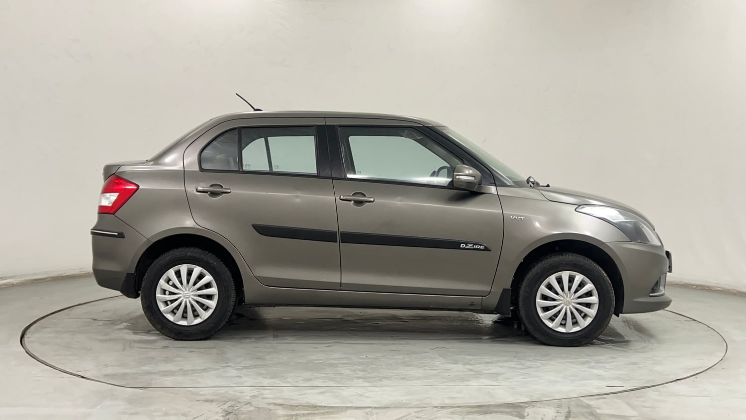 Used 2016 Maruti Suzuki Swift Dzire VXI Petrol Manual exterior RIGHT SIDE VIEW