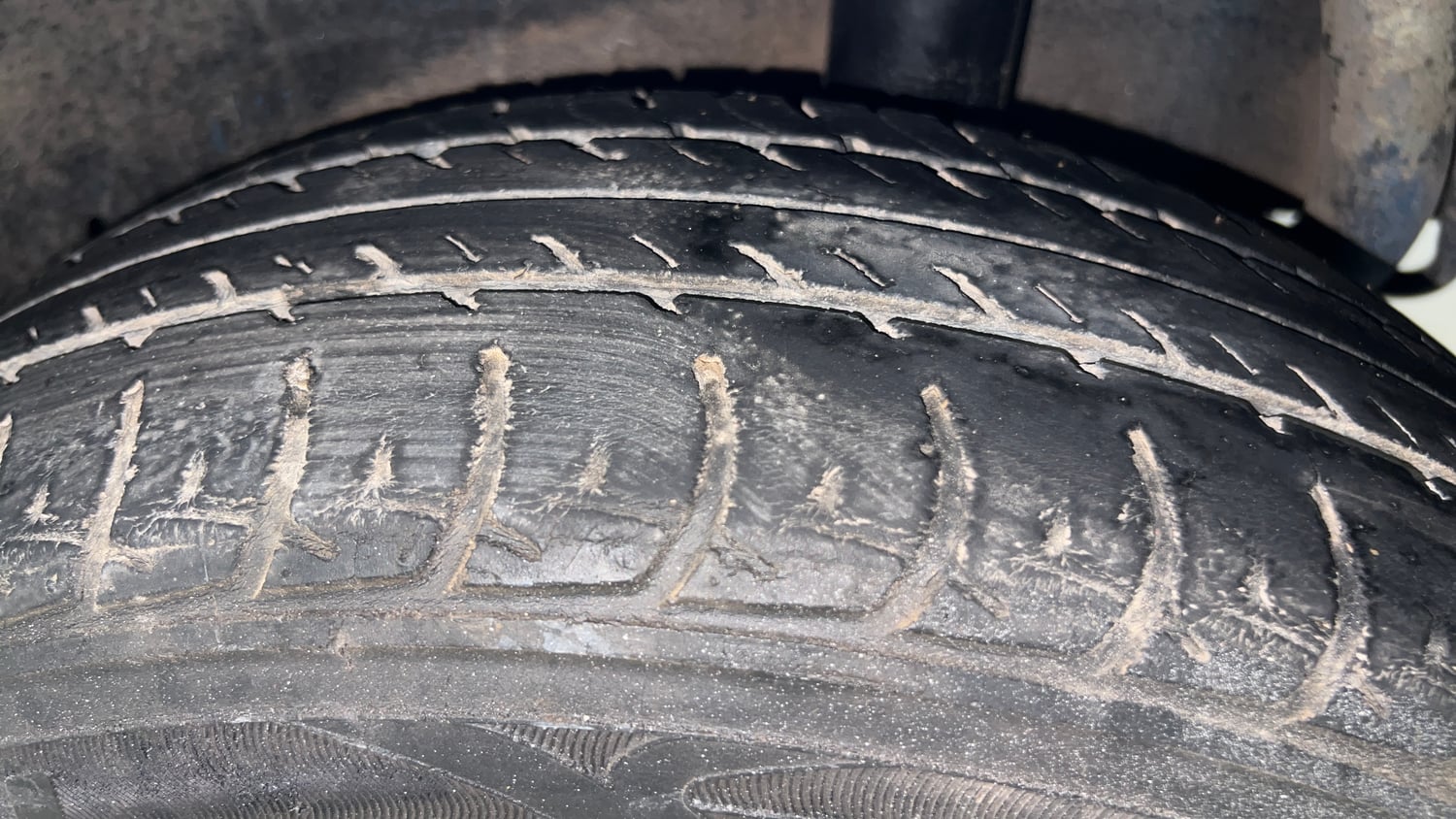 Used 2015 Maruti Suzuki Celerio VXi AMT Petrol Automatic tyres LEFT REAR TYRE TREAD VIEW