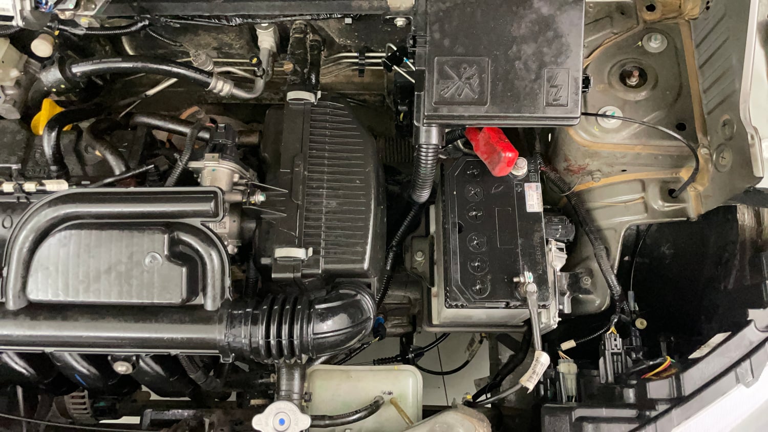 Used 2023 Renault Kwid RXT 1.0 Petrol Manual engine ENGINE LEFT SIDE VIEW