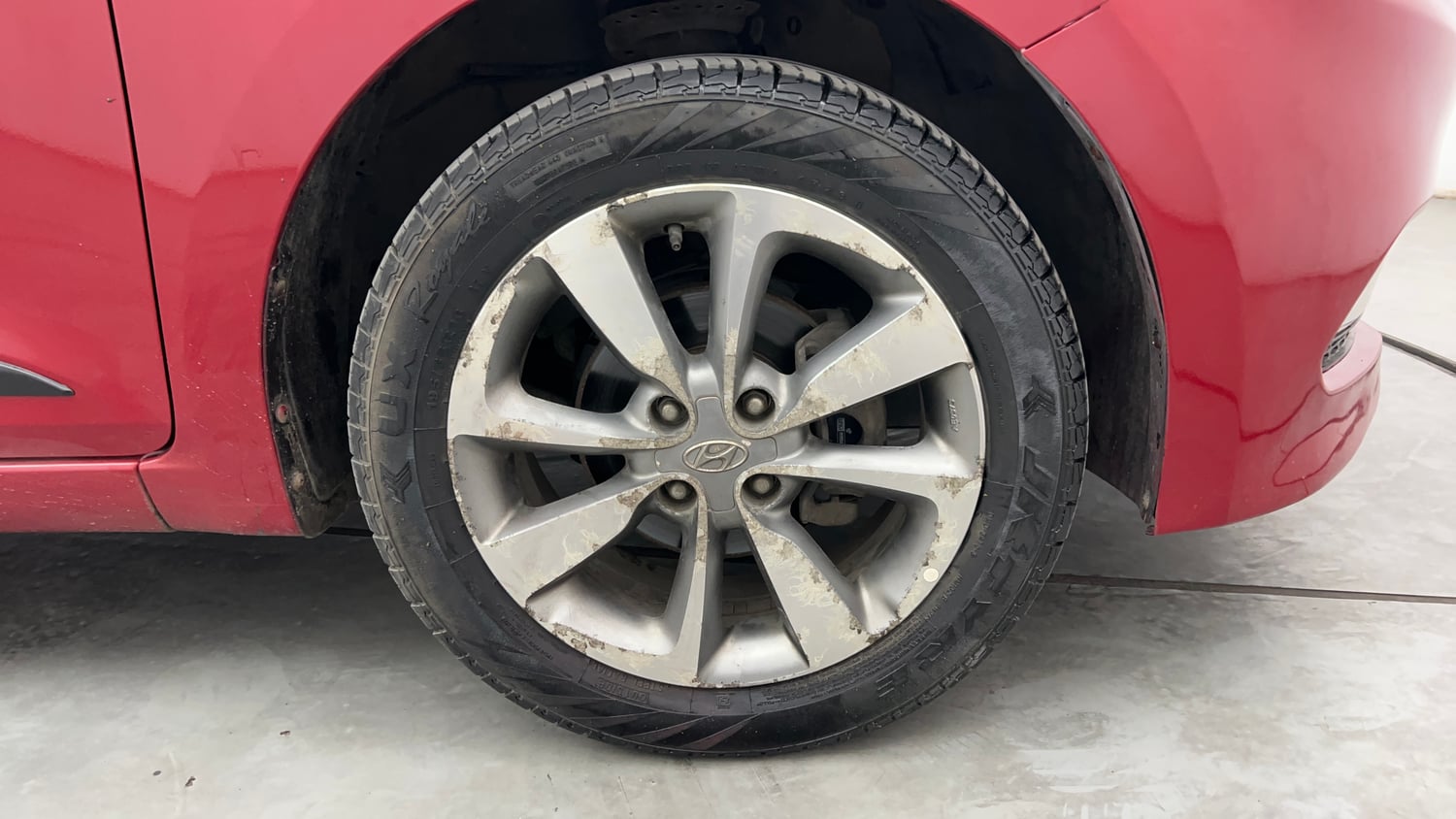 Used 2015 Hyundai Elite i20 Asta 1.2 Petrol Manual tyres RIGHT FRONT TYRE RIM VIEW