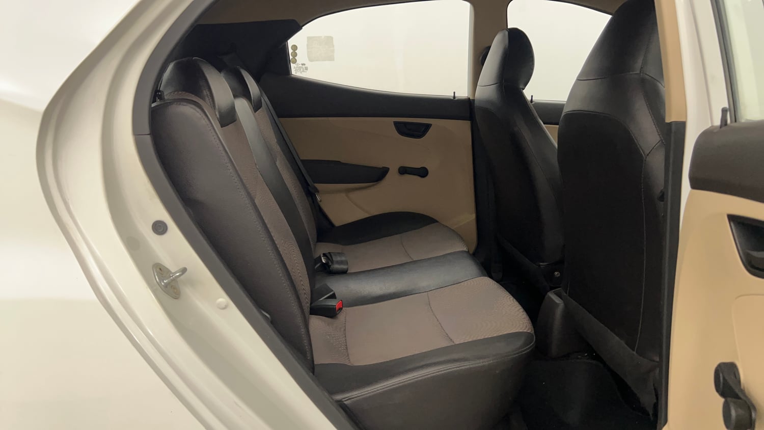 Used 2017 Hyundai Eon Magna + Petrol Manual interior RIGHT SIDE REAR DOOR CABIN VIEW