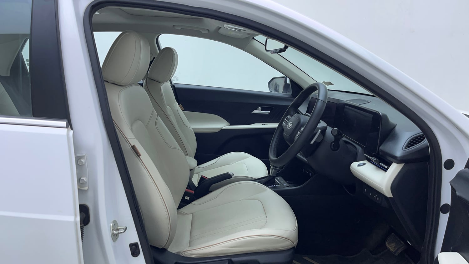 Used 2024 Hyundai Verna SX (O) 1.5 Petrol IVT Petrol Automatic interior RIGHT SIDE FRONT DOOR CABIN VIEW