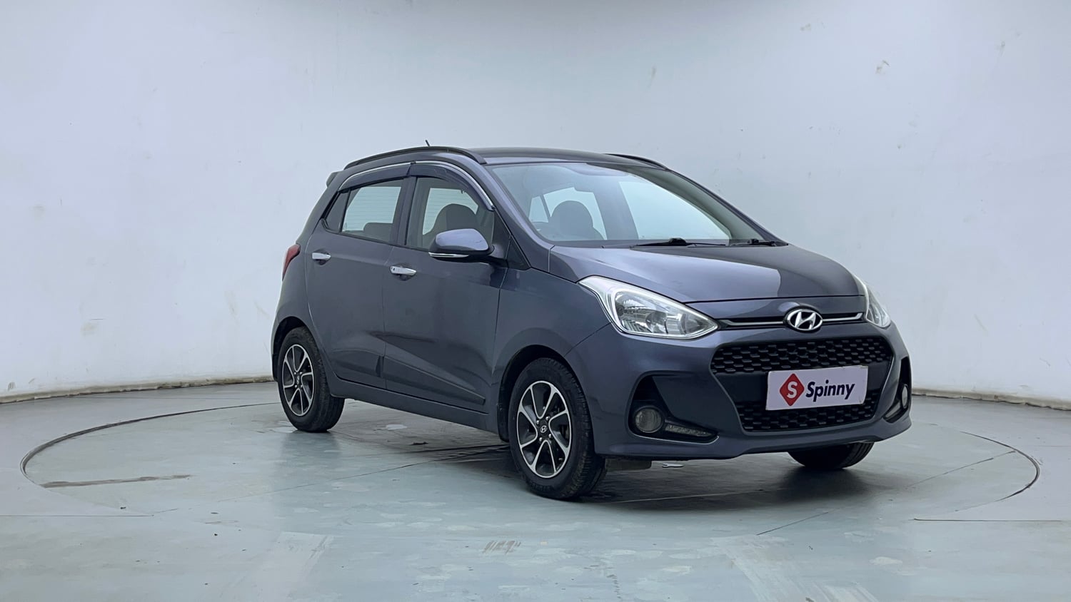 Used 2018 Hyundai Grand i10 Asta 1.2 Kappa VTVT Petrol Manual exterior RIGHT FRONT CORNER VIEW